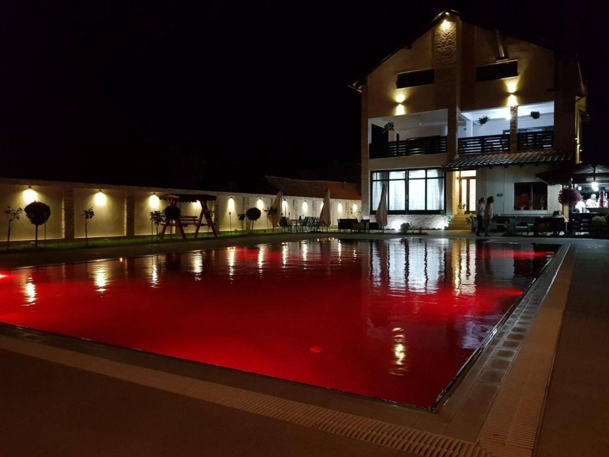 Pensiunea Luminita Târgu Jiu Esterno foto