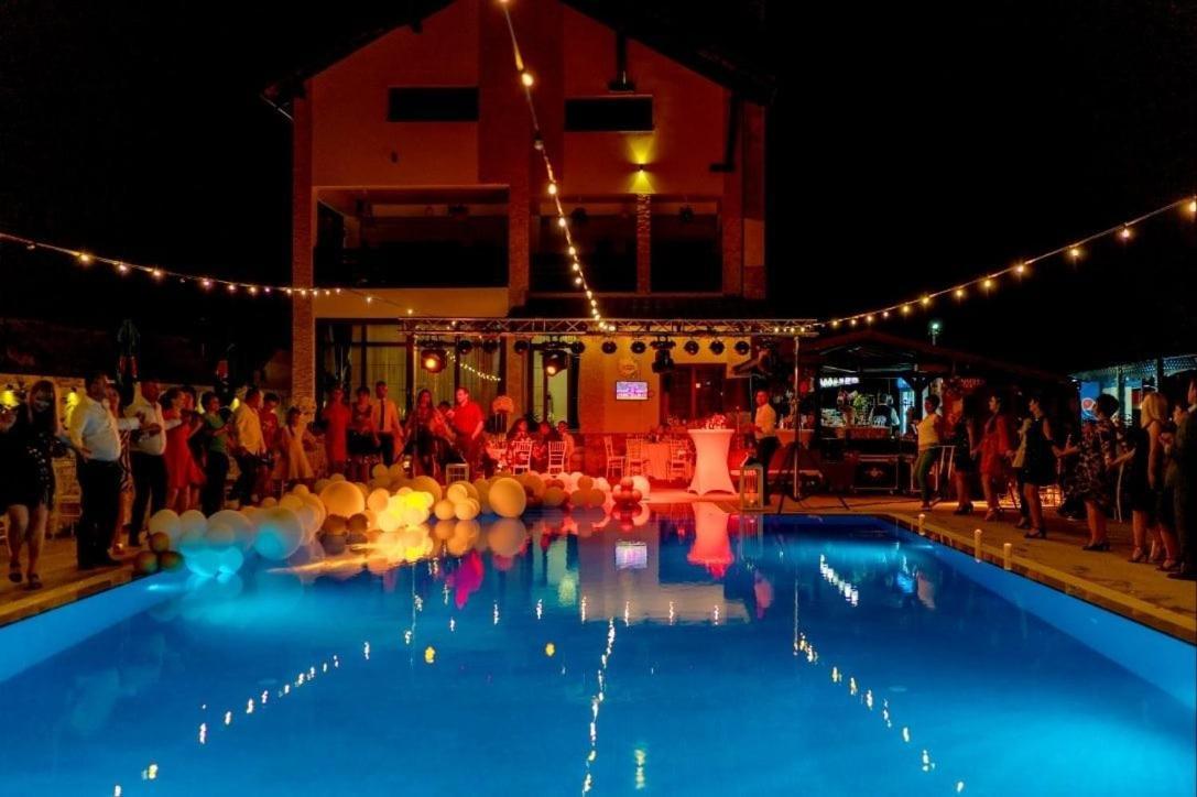 Pensiunea Luminita Târgu Jiu Esterno foto