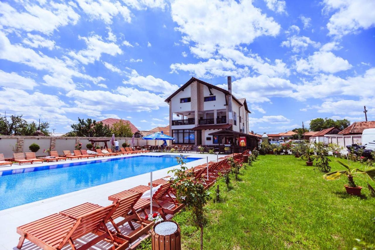 Pensiunea Luminita Târgu Jiu Esterno foto