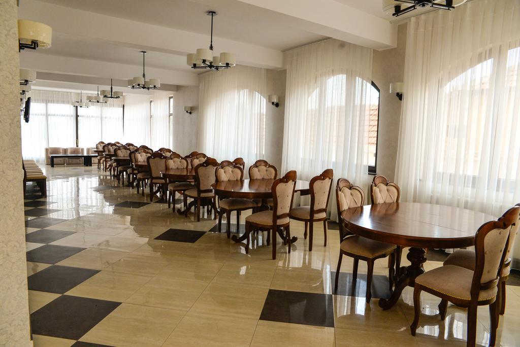 Pensiunea Luminita Târgu Jiu Esterno foto