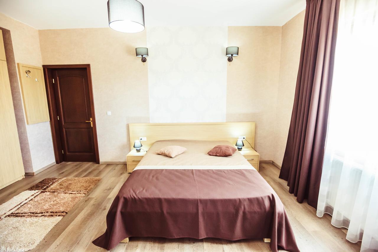 Pensiunea Luminita Târgu Jiu Esterno foto